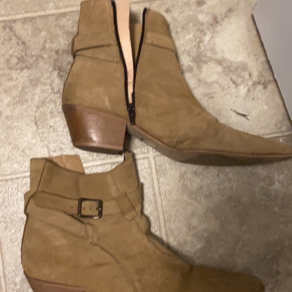 Men's Tan Suede Boots